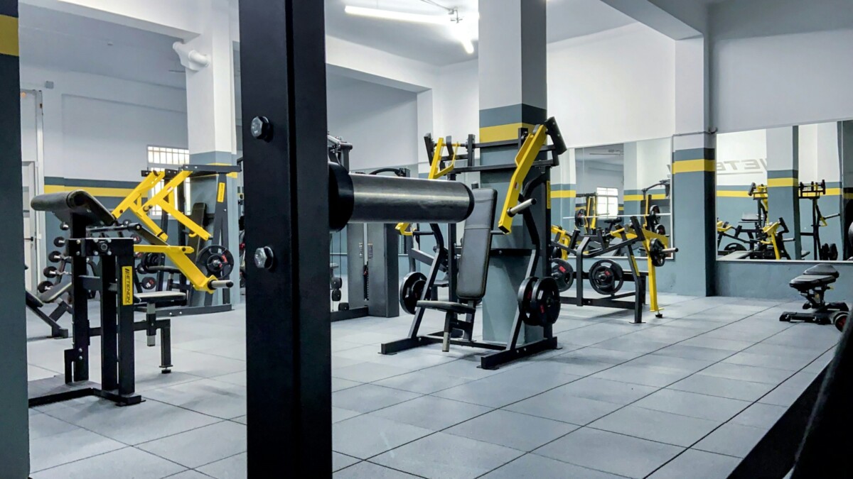 Maximale Kraft und Präzision: Alles, was Sie über das Latzug-Training wissen müssen